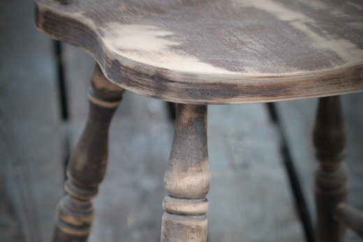 How to use leftover coffee grounds to restore furniture